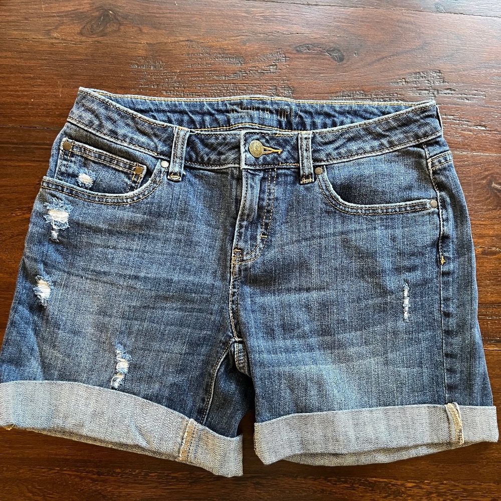 Jennifer Lopez shorts